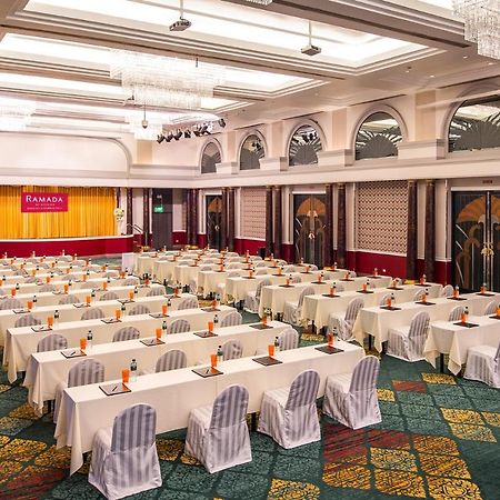 Ramada by Wyndham Bangkok Chaophya Park Hotel Bagian luar foto