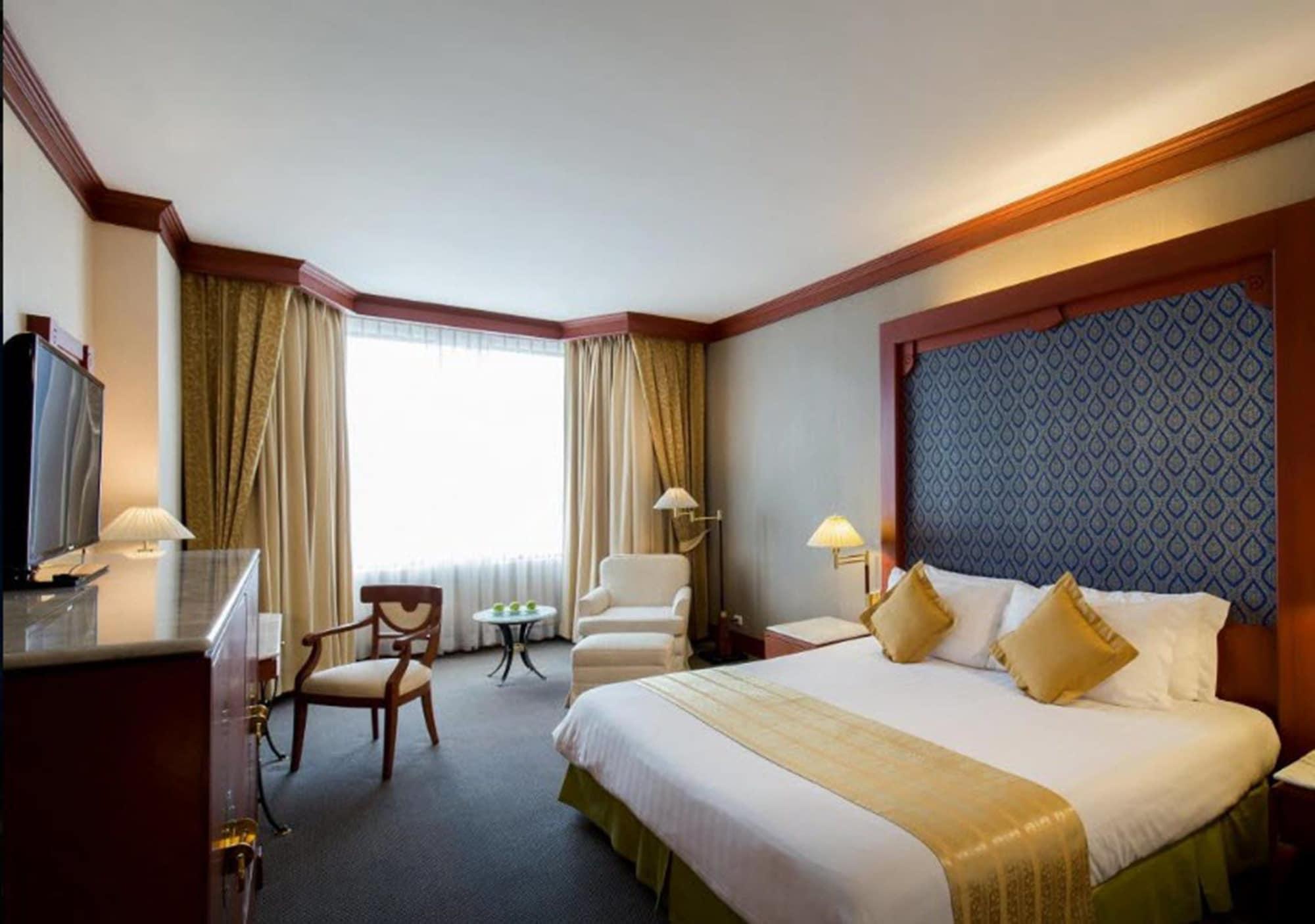 Ramada by Wyndham Bangkok Chaophya Park Hotel Bagian luar foto