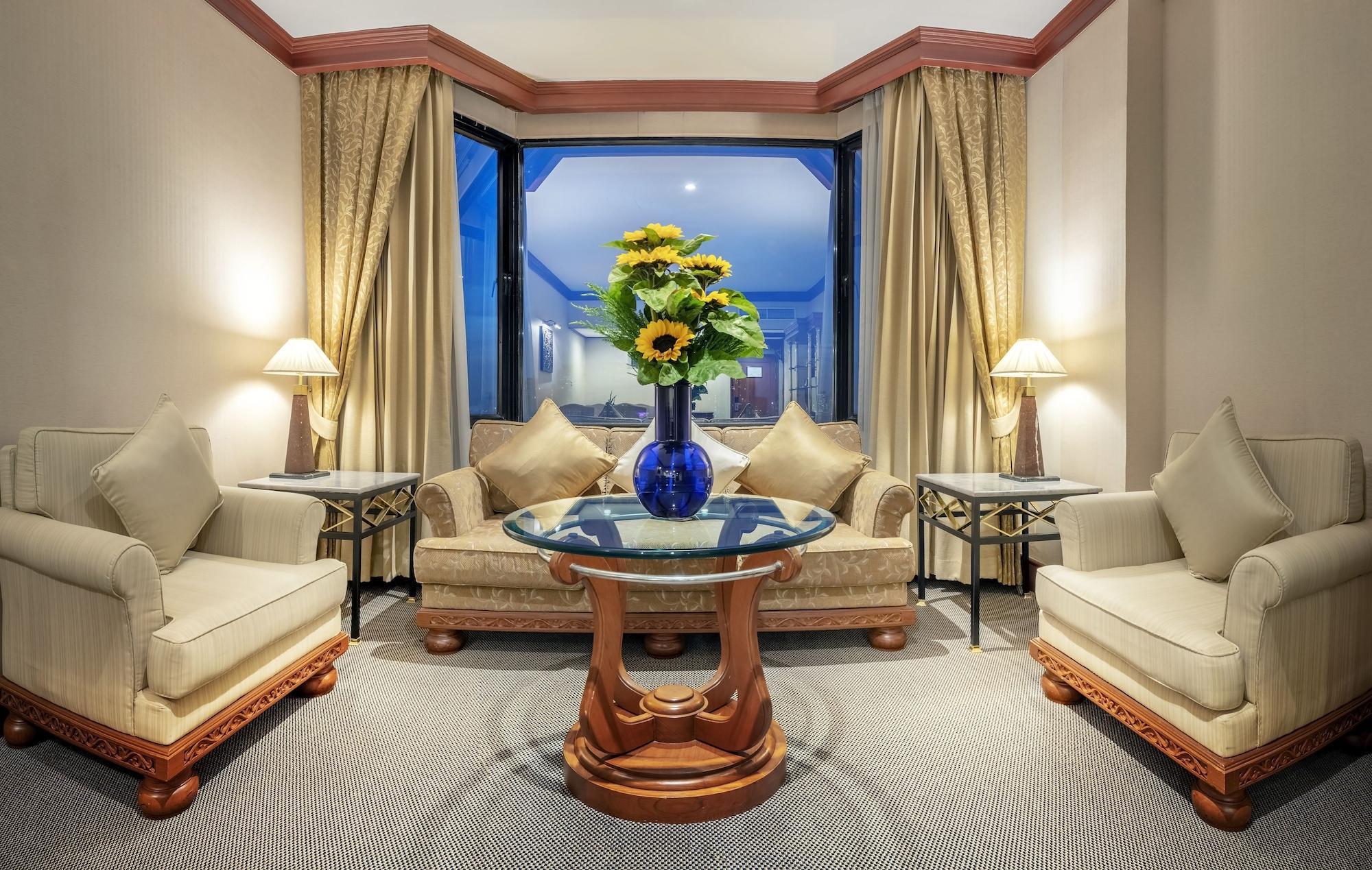 Ramada by Wyndham Bangkok Chaophya Park Hotel Bagian luar foto