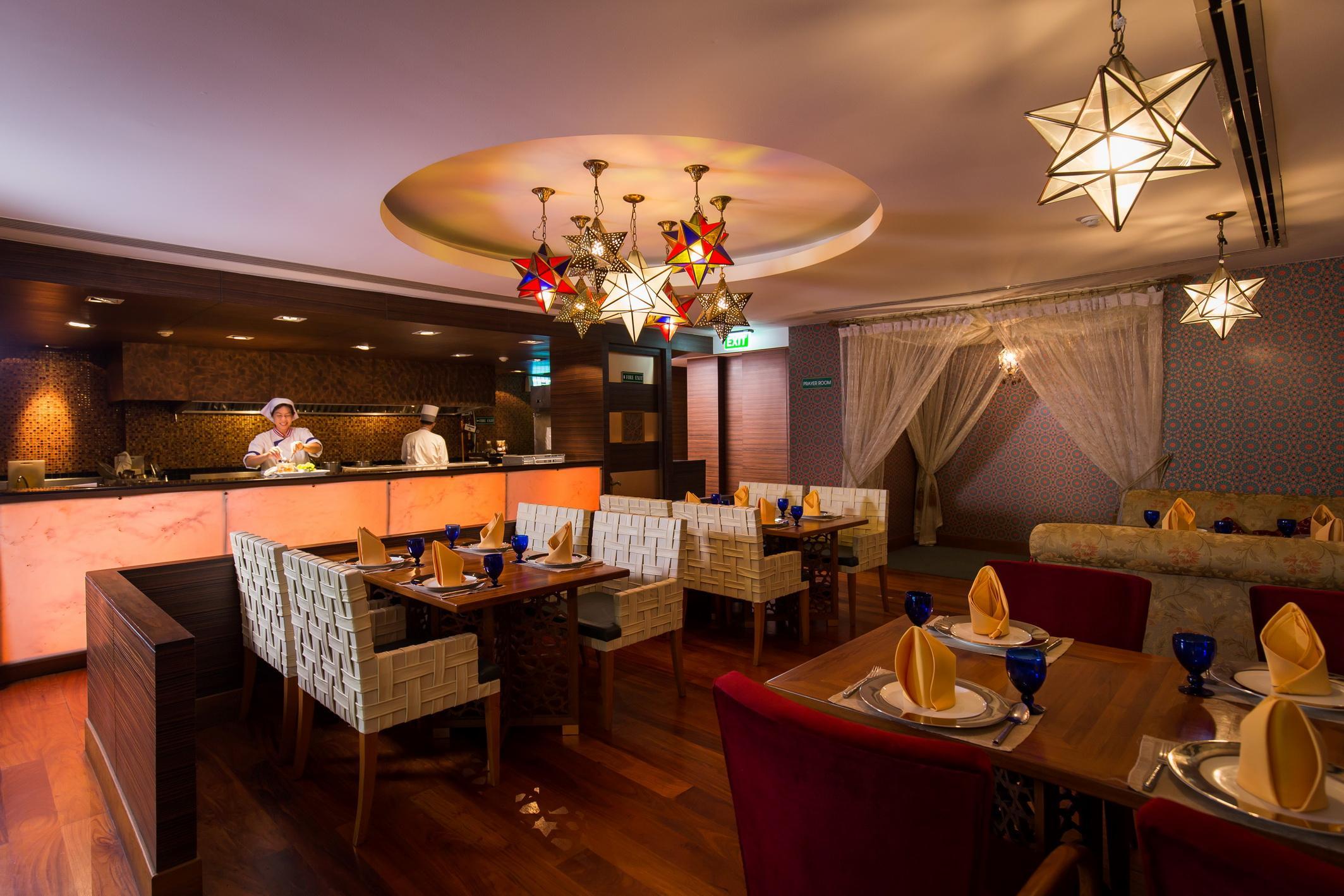 Ramada by Wyndham Bangkok Chaophya Park Hotel Bagian luar foto