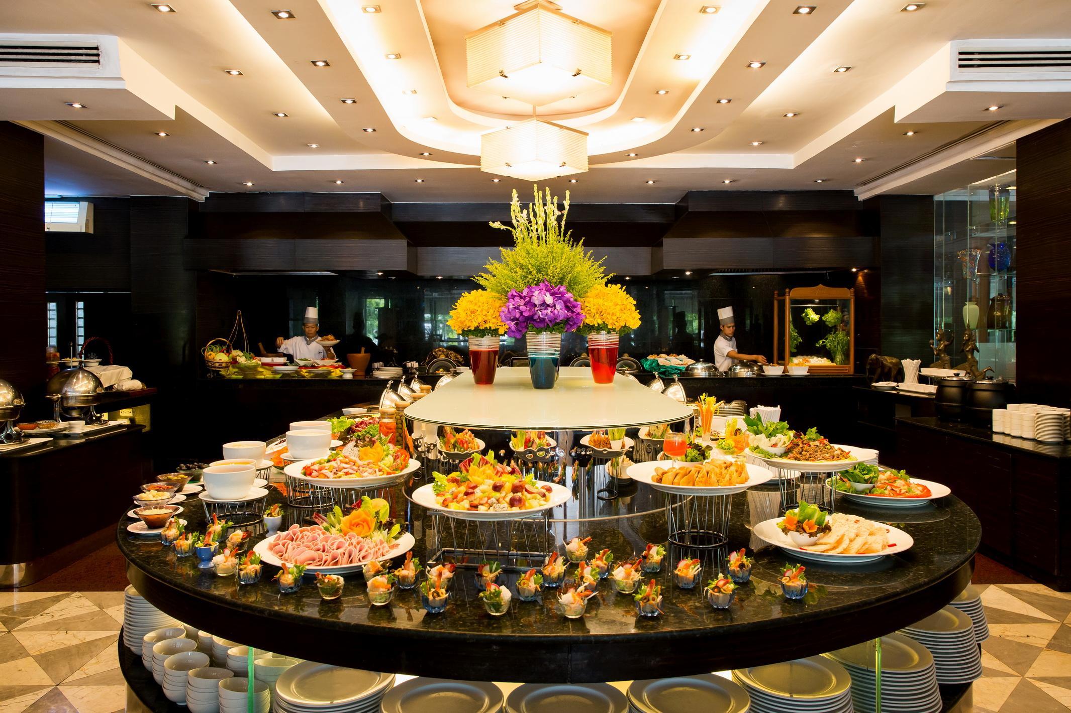 Ramada by Wyndham Bangkok Chaophya Park Hotel Bagian luar foto