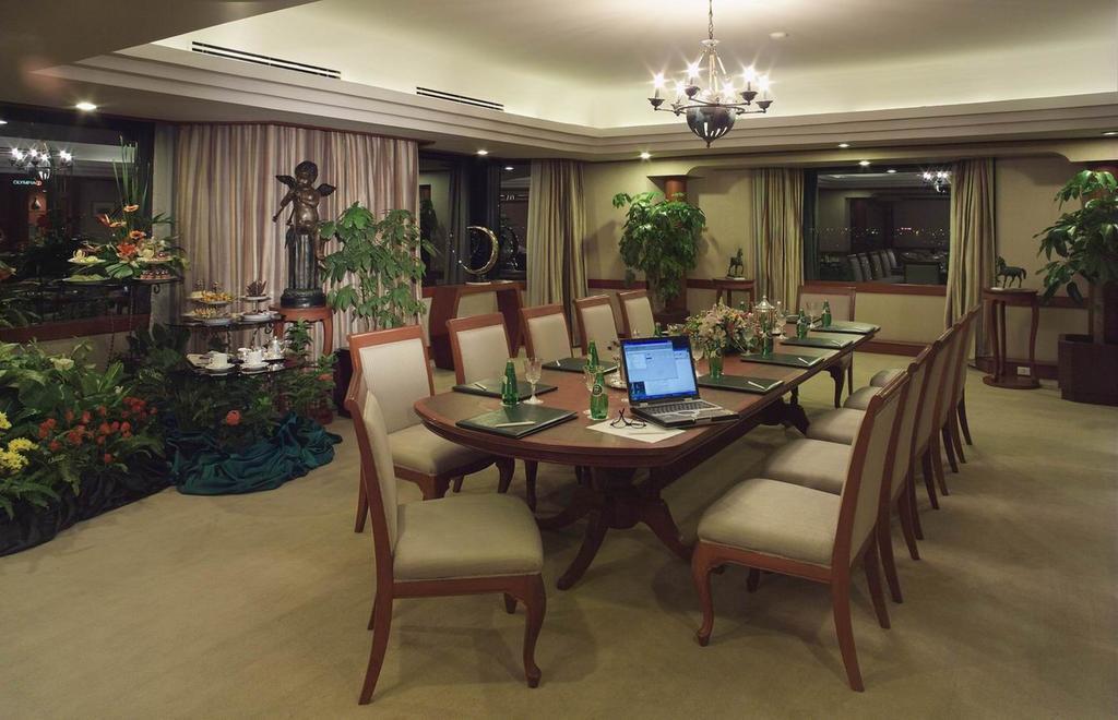 Ramada by Wyndham Bangkok Chaophya Park Hotel Bagian luar foto