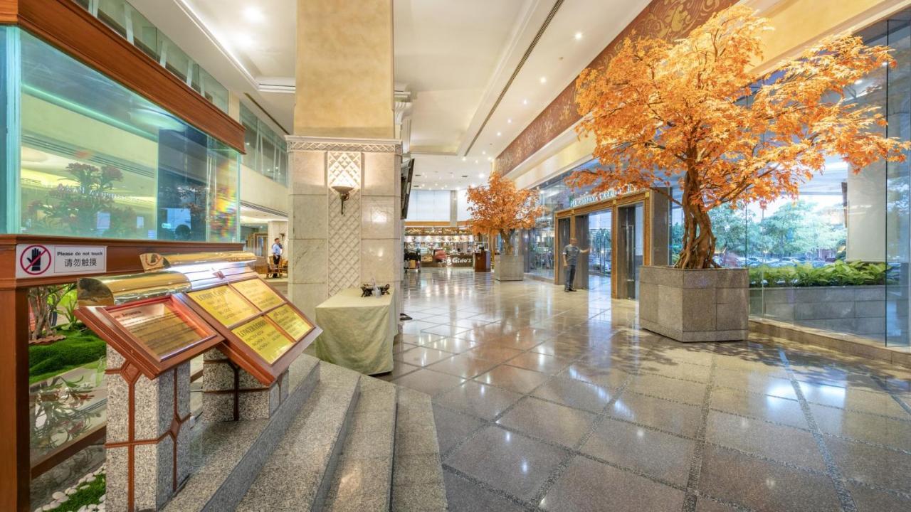 Ramada by Wyndham Bangkok Chaophya Park Hotel Bagian luar foto