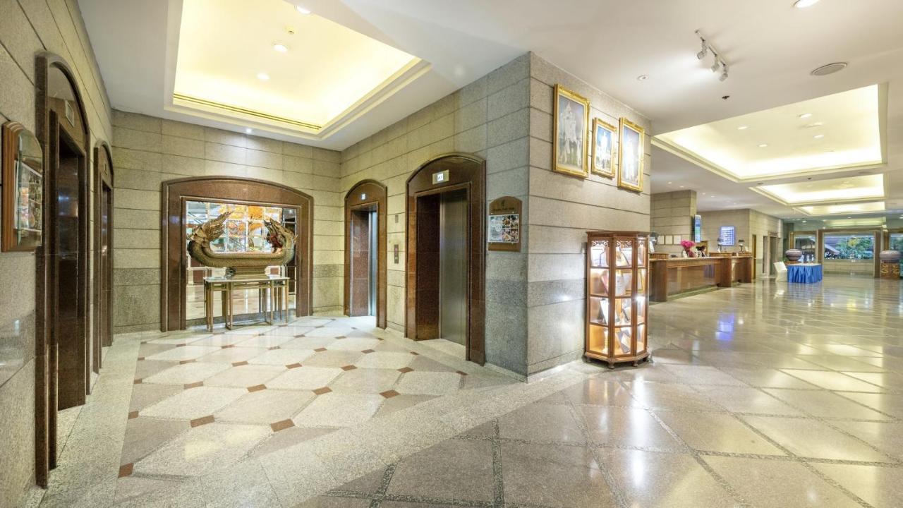 Ramada by Wyndham Bangkok Chaophya Park Hotel Bagian luar foto